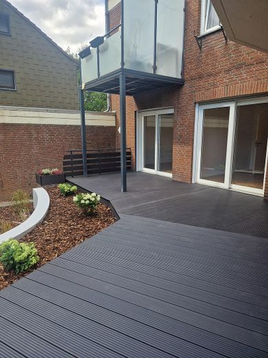 Buchholz! Huis in huis - appartement op de begane grond van 156 qm met terras, tuin en grote garage – Terrasse/Garten