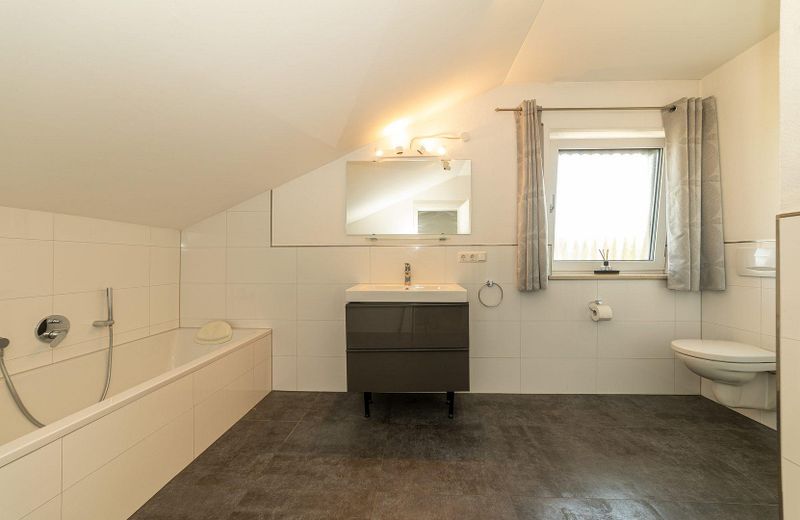 Provisionsfrei: 261 m² Doppelhaushälfte mit Loft-Charakter, Doppelgarage und Südwest-Terrasse – Foto 10