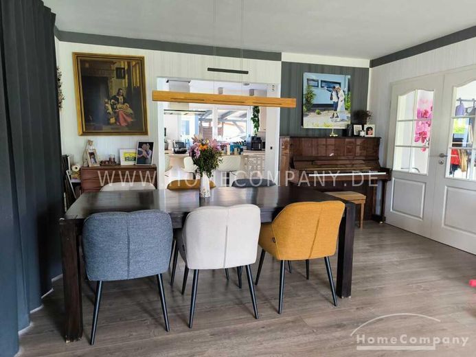 Zeer mooi, comfortabel huis met tuin, ca. 800 m² perceel en dubbele carport – 7983f519f0051ee23a9980a9386789922e94b8f1.jpg