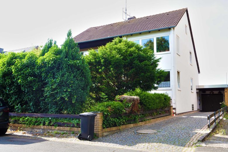 Hausansicht vorne (Süd/Ost)