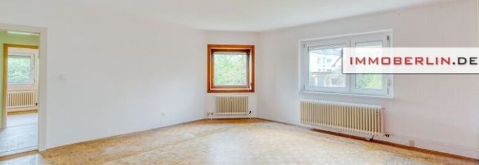 IMMOBERLIN.DE - Attractive two-family house in a quiet location near Spandauer Forst