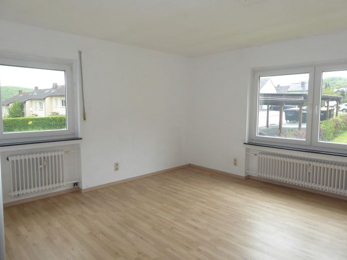 luminoso appartamento ristrutturato di 3 locali con cucina componibile, balcone e posto auto – Wohnzimmer 5