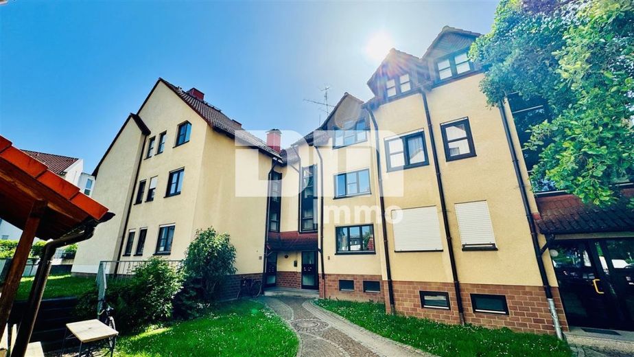 شقة أنيقة من 3 غرف تشمل شرفة + موقف سيارات تحت الأرض في موقع متميز بالقرب من Rammelsberg – Frontansicht
