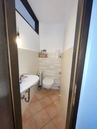 Esclusivo attico inondato di luce | Mainhausen-Mainflingen – WC
