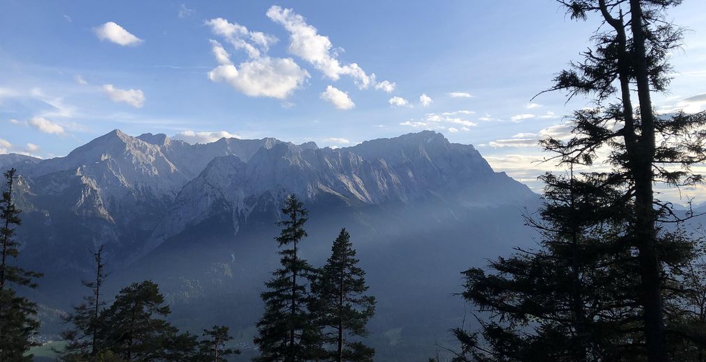 Hochparterre mit ca. 85 m² plus Gartenanteil – barrierearm wohnen zwischen Isar und Alpen – Zugspitze