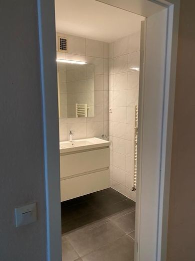 Wohnung 2,5 Zimmer – Badezimmer-rechts