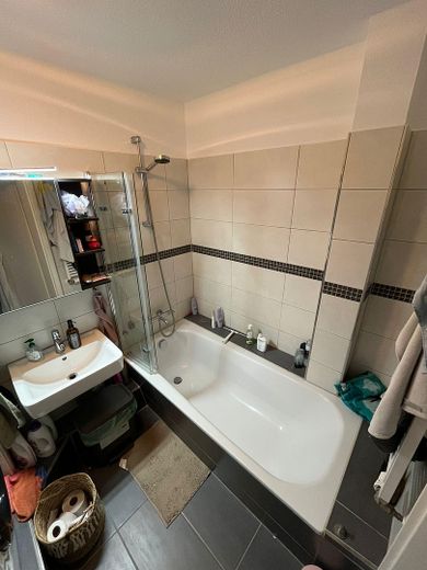 Chambre en colocation haut de gamme avec nouvel équipement & balcon, disponible immédiatement – Photo 8