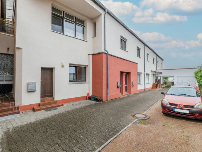 Zwei Mehrfamilienhäuser mit 8 Wohneinheiten – voll vermietet! 
Ideal für Kapitalanleger! – Fotoğraf 1