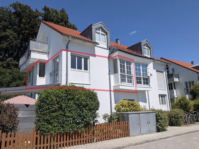 Lichtdurchflutete 3-Zimmer-Wohnung mit Süd-Wintergarten und Waldblick am Ebersberger Forst. – Außenansicht - Wohnung mark.