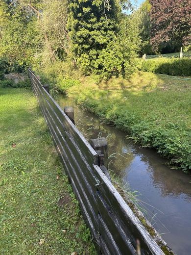 Grundstücksende am Bach