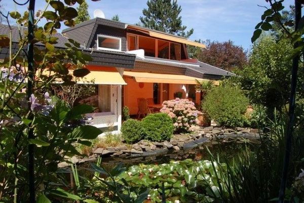 Einfamilienhaus mit Top-Ausstattung 2 Bäder ruhiger Lage Garten Garage Carport schöne Außenanlage