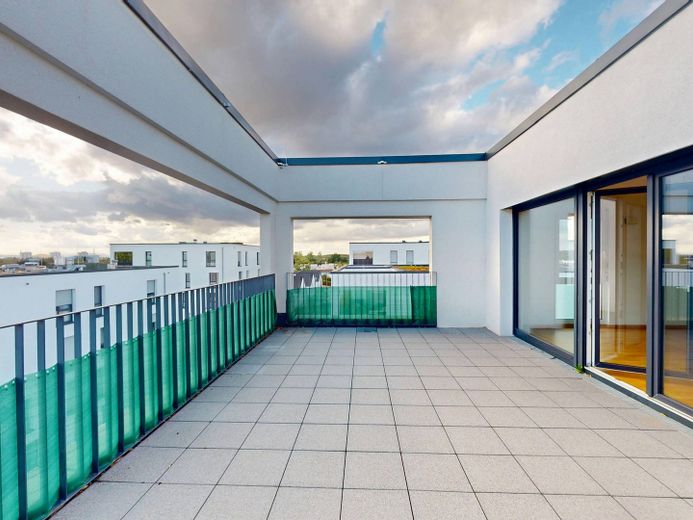 Ampio appartamento di 3 locali con cucina componibile e spaziosa terrazza panoramica nel quartiere FRANKLIN – Ansicht I: Dachterrasse