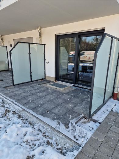 Möblierte Neubau Erdgeschosswohnung - inkl. Tiefgarage, Luxusausstattung, mit Garten – Foto 2