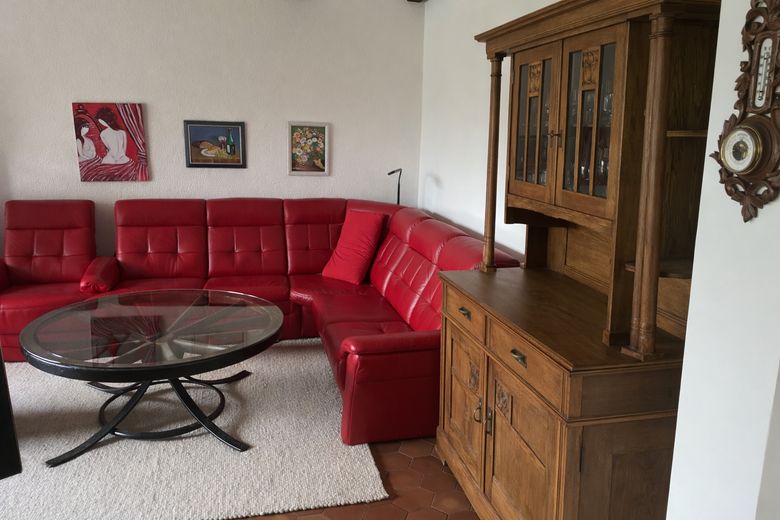 Exclusive House with Garage and Three Parking Spaces – EG Kaminzimmer Sitzecke