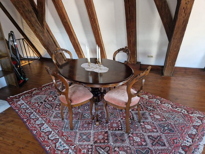Wohnen im Schloss Neufra auf 95m² 2 Zimmer möbliert – Ess / Arbeitsbereich