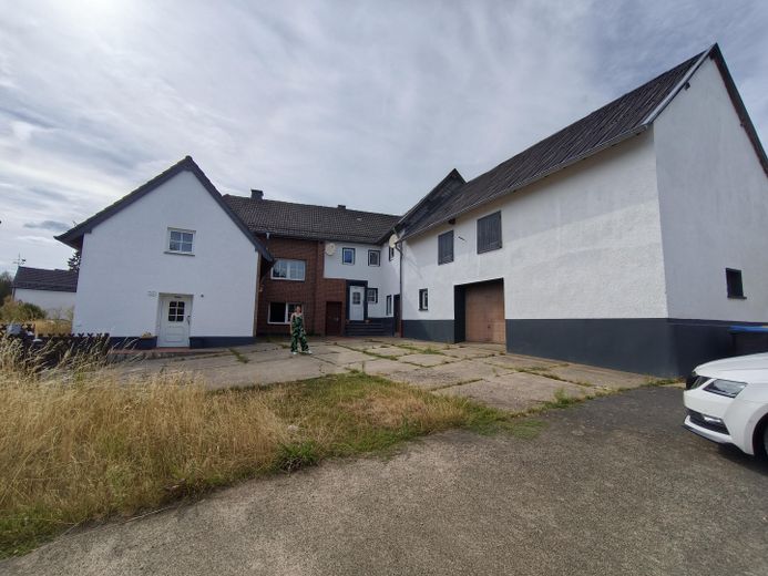 Großer Hof mit 2 Einheiten + XXL Innenhof+ Garage| 40 min bis Köln – Foto 1