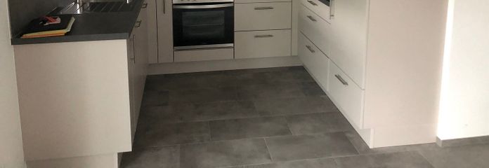 splendido appartamento mansardato di 3 locali – Küche (Bild ähnlich)