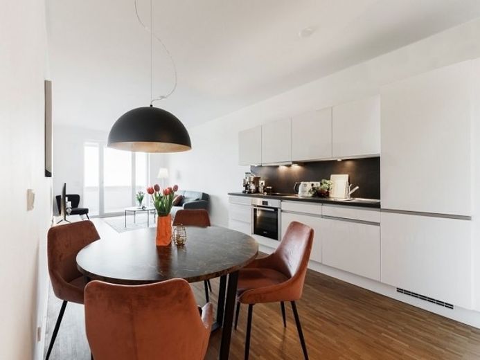WAIDMANN NO1 FRANKFURT-SACHSENHAUSEN’DE ŞIK 2 ODALI DAİRE – Fotoğraf 1