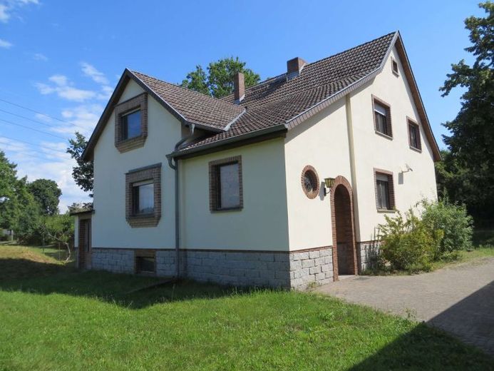Vicino a Cottbus. Tanto spazio per famiglia, lavoro e attività ricreative – Foto 1