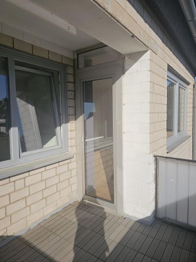 Freundliche 2,5-Zimmer-Wohnung mit Balkon – Balkon
