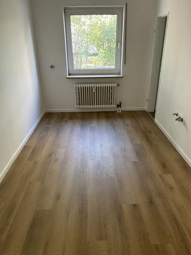Appartamento ristrutturato di 3,5/4 locali con balcone nel centro di Weiden – Küche