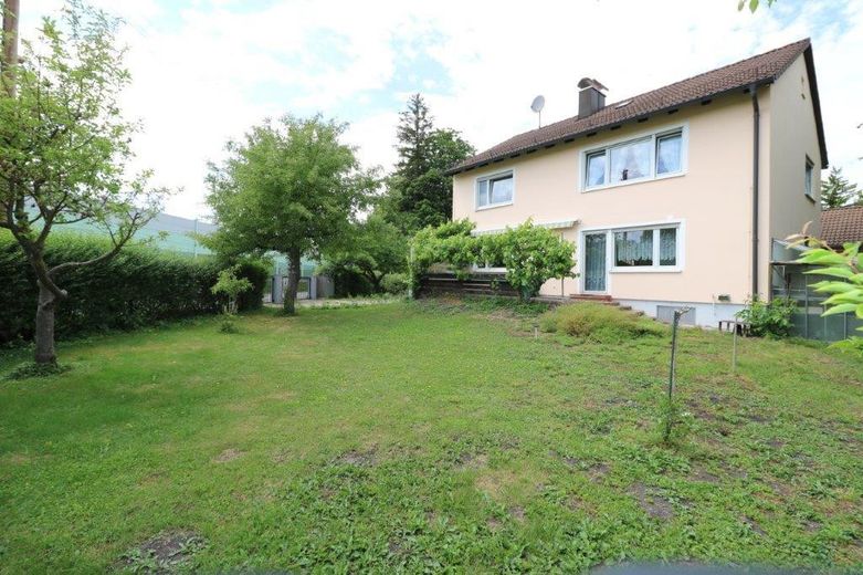 Einfamilienhaus mit 727 Grund, 5 Zi,EBK - sofort bezugsfrei – Haus 2