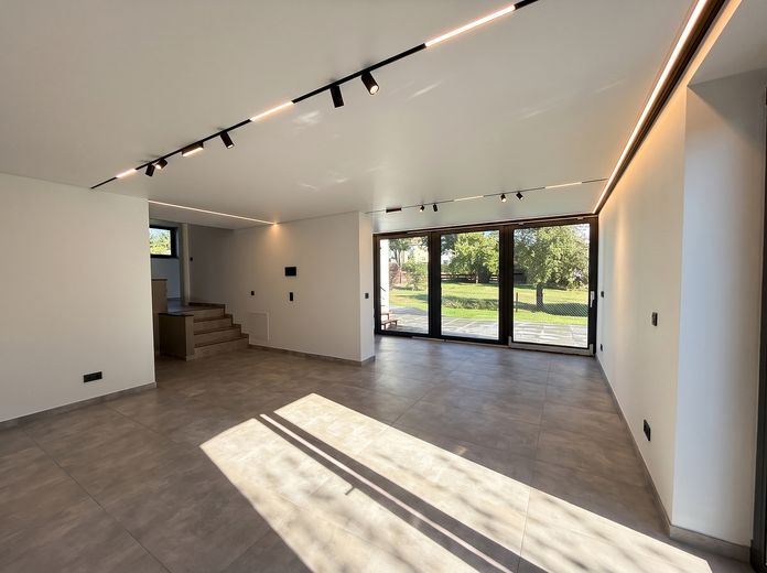 Luxus-EFH kernsaniert 2026 | Klasse A | 1.448 m² Grundstück – Wohnzimmer