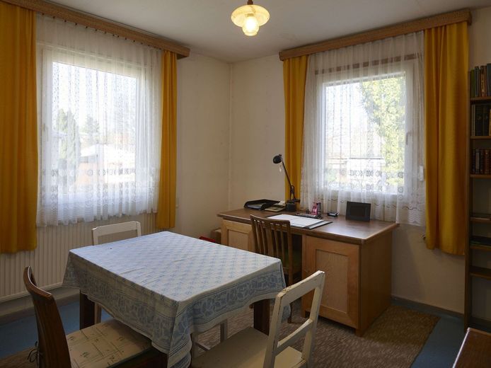 Haus mit 5 Zimmern, Wintergarten und vieles mehr – Arbeitszimmer