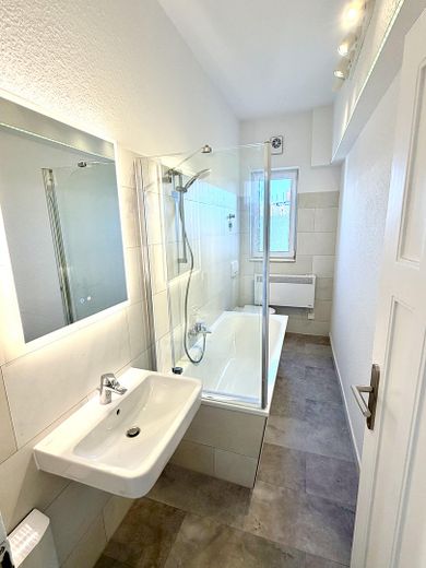 Badezimmer mit Wanne