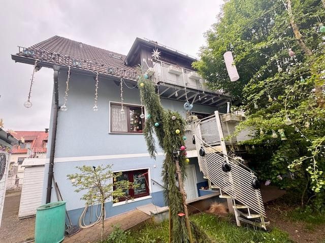 Bright 3-room ground-floor apartment with balcony and large private-use garden – Balkon zu Zugang zum Garten