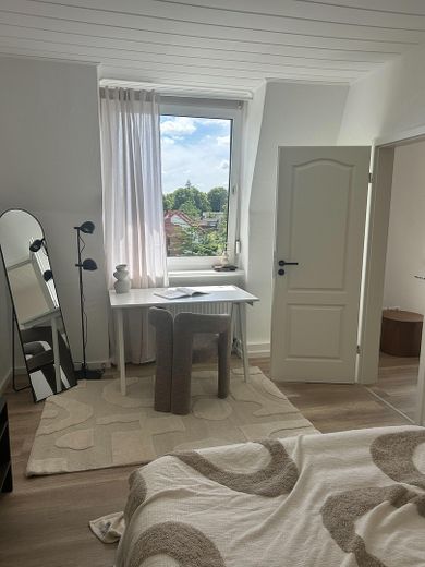 Perfekt für junge Leute, zentral gelegen, Gartenmitnutzung- 2 Zimmer Wohnung – Foto 1