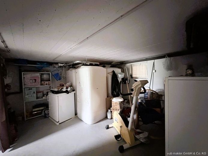 Familienfreundliches Zuhause mit Balkon, Terrasse und vier Garagen in Neuenreuth – VUB0002459-16