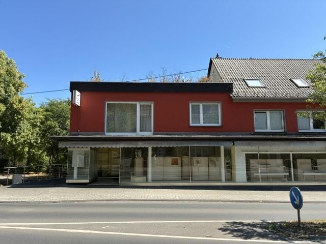 Viel Platz für Wohnen und mehr! – Vorderseite links