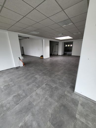 2 Einmalige Ladenlokale in stark frequentierter Lage mit ca. 280 m2 und 103 m2 Gewerbefläche – weitere Eingangsbereich