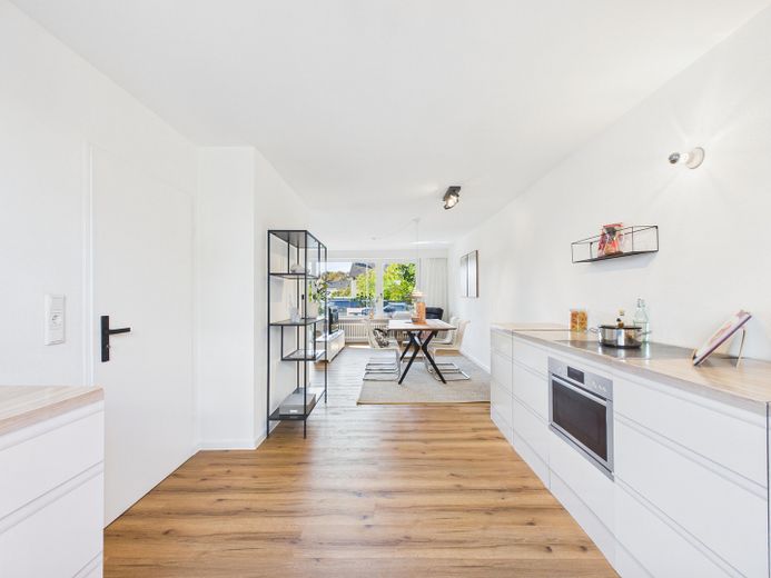 Modernisiertes Reihenmittelhaus – offener Küchen und Wohnbereich