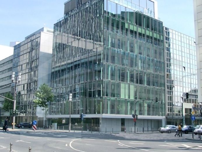 KLE!N - Sans commission - Au cœur du traditionnel quartier bancaire – Photo 1