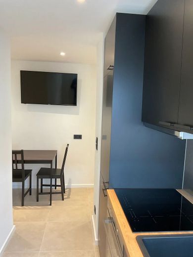 Stilvolles WG-Zimmer in hochwertig ausgestatteter Wohnung - Nürnberg | Schnorrstraße 7A – Küche