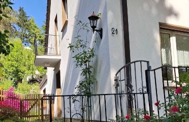 Weg zum Hauseingang