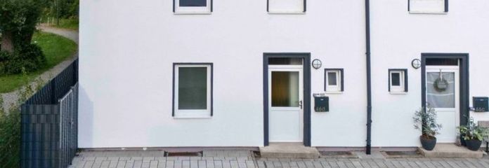 Modernisiertes Reihenendhaus mit großem Garten – sofort bezugsfrei