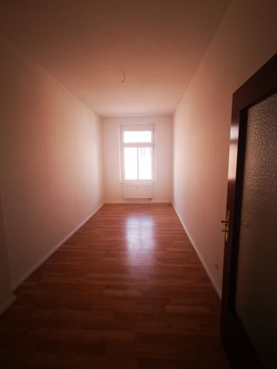 Sehr schöne helle 4-Zimmer-Wohnung unweit des Schellheimer Platzes – Kinderzimmer straßenseitig