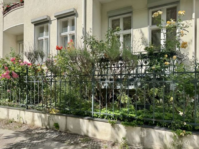 Modernisierte 6-Zimmer-Wohnung im Stuckaltbau, Dielen, 2 Balkone + Garten in Berlin-Steglitz kaufen – Foto 1