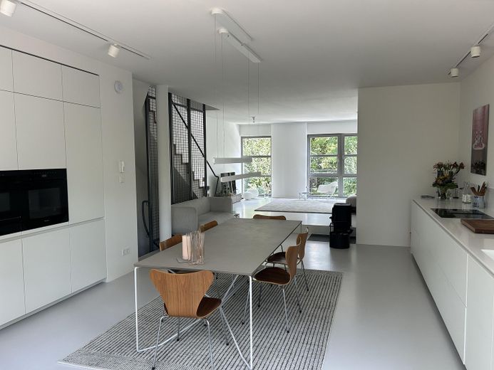 Küche Blick in Wohnzimmer 