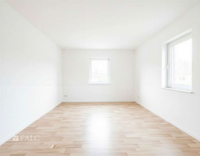 Wohnen auf einer Ebene - 143 m² modernisiert mit Balkon &amp; Garage – Küche