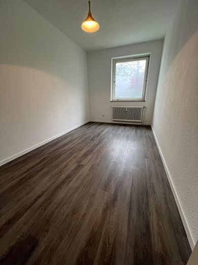 Atrakcyjne mieszkanie 3-pokojowe na parterze z balkonem w Laatzen – idealne jako inwestycja kapitałowa – Zdjęcie 4