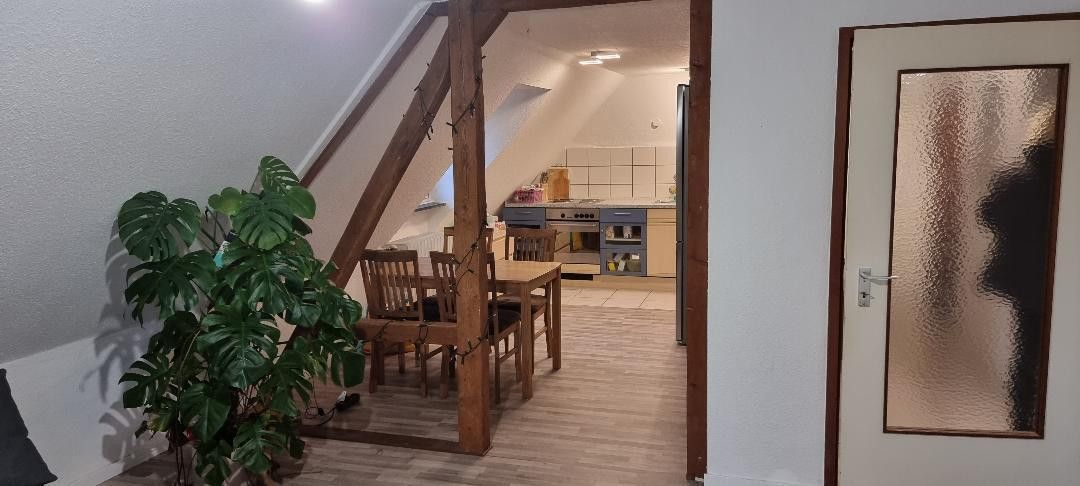 Midden in Altenbochum – vriendelijke 3-kamer zolderwoning in rustige ligging met eigen park – Küche