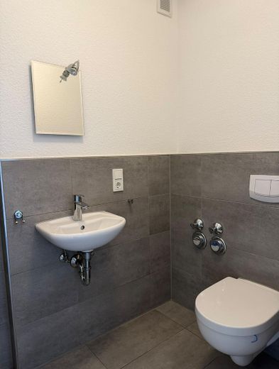 Exclusivo apartamento de 2 habitaciones con balcón de 22 m2 en primera línea del Rin – Foto 16