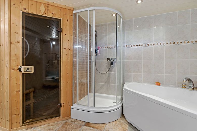 Der Lottogewinn unter den Reihenhäusern im Süden von Halle! – Sauna