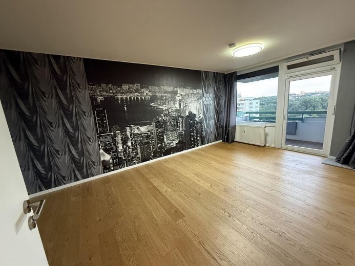 Penthouse mit großer Dachterrasse, Panoramablick & privater Sauna – Schlafzimmer - unmöbliert