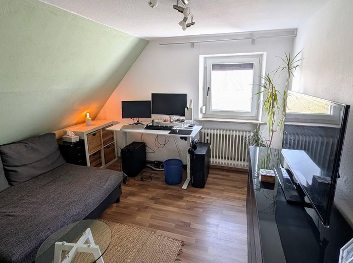 Charmante DHH mit Garten & Baugenehmigung zur Erweiterung (PRIVAT) – Arbeitszimmer