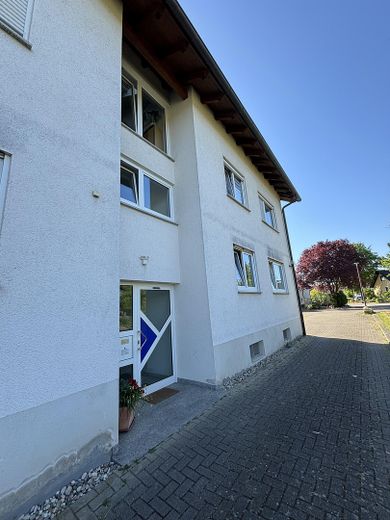 Sockel i. Ordn.,Anstrich nötig